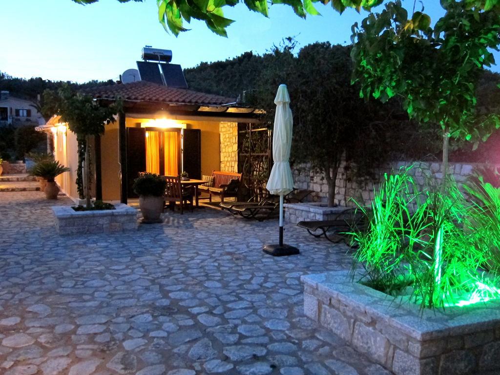 Estia Holiday Gythio Buitenkant foto